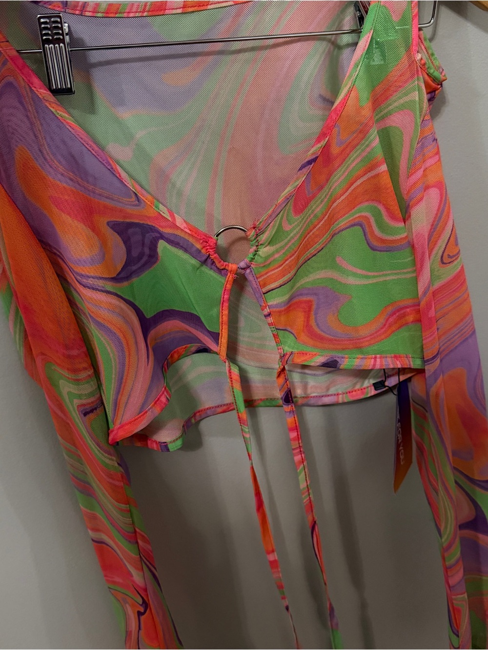 SHEIN Multicolor Swirl Ring-Front Crop Top